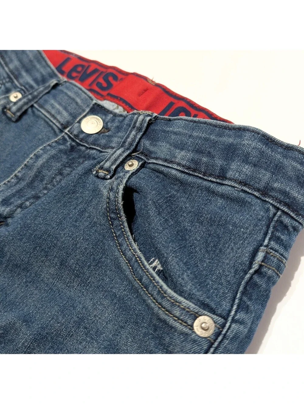Levis laid zip inches